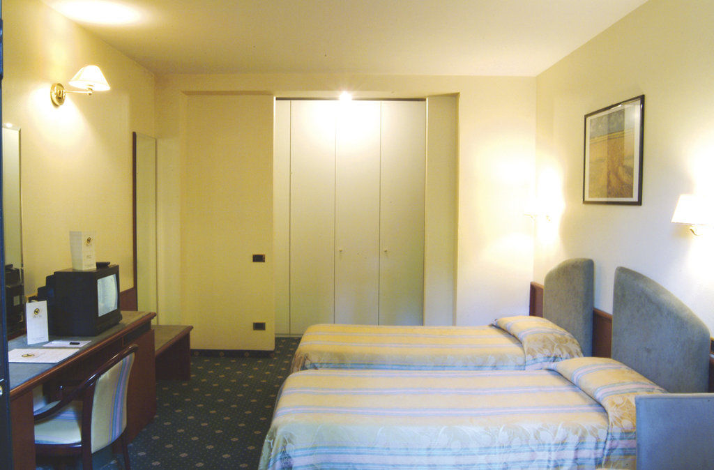 Hotel Falco D'Oro Tole Room photo